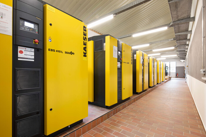 Energooszczędna eksploatacja za pomocą dmuchaw śrubowych EBS firmy KAESER KOMPRESSOREN