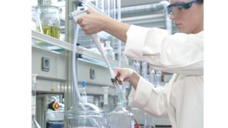 Przemysłowe sprężarki tłokowe KAESER w nauce i badaniach