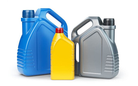 Specjalistyczne oleje do kompresorów - na zdjęciu: kanistry z olejem